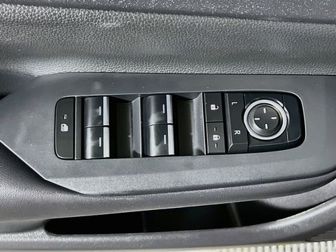 Used 2026 Toyota Prius FWD image 16