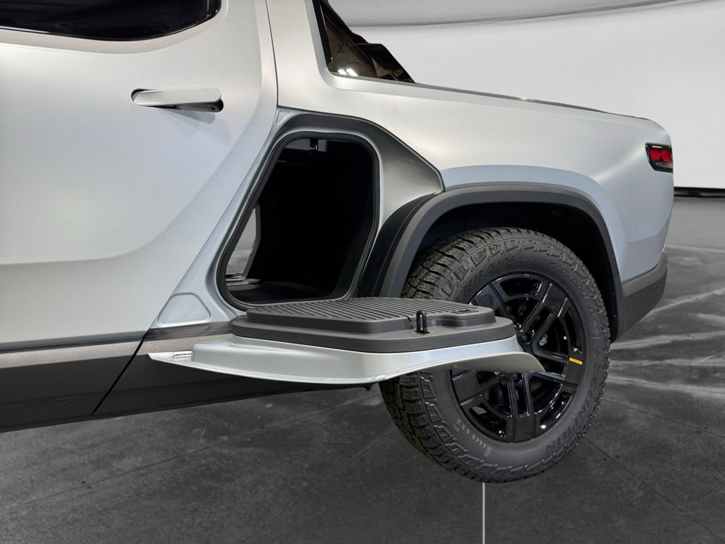 Used 2024 Rivian R1T Adventure Dual AWD/4WD image 28