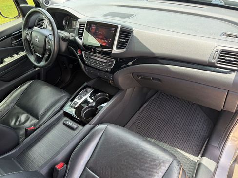 Used 2017 Honda Pilot Elite image 26