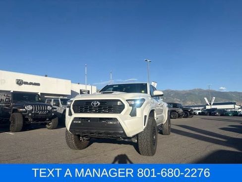Used 2024 Toyota Tacoma TRD Sport w/ TRD Sport Upgrade Package AWD/4WD image 4