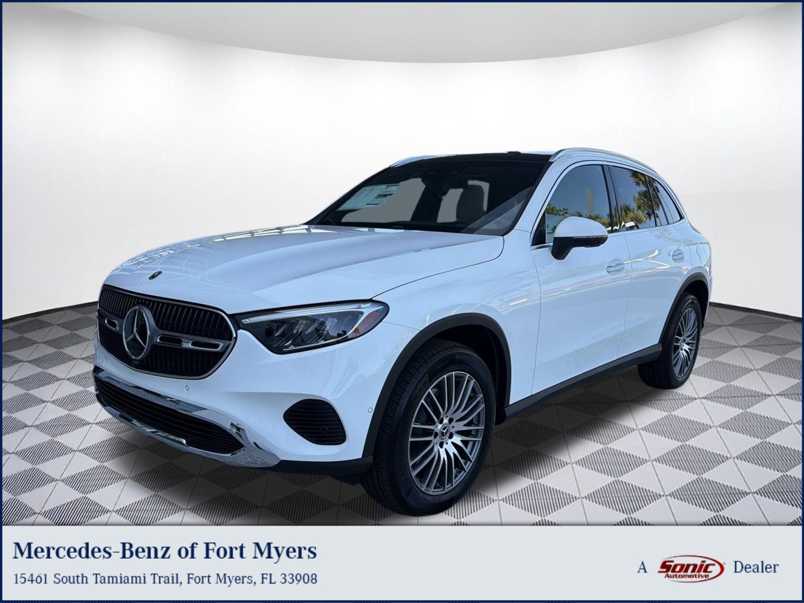 Used 2026 Mercedes-Benz GLC 300 4MATIC image 1