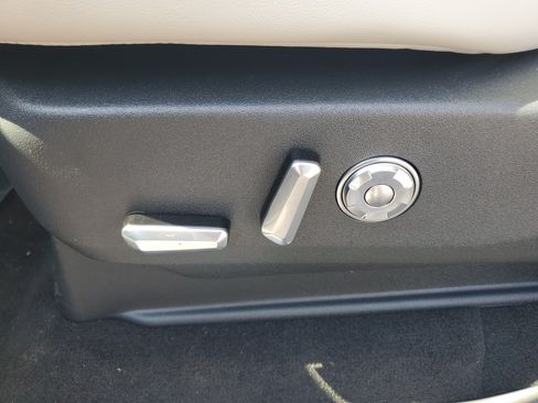 New 2026 Lincoln Navigator Reserve AWD/4WD image 12