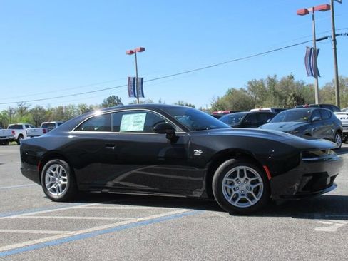 Used 2025 Dodge Charger R/T w/ Quick Order Package 25M R/T image 2