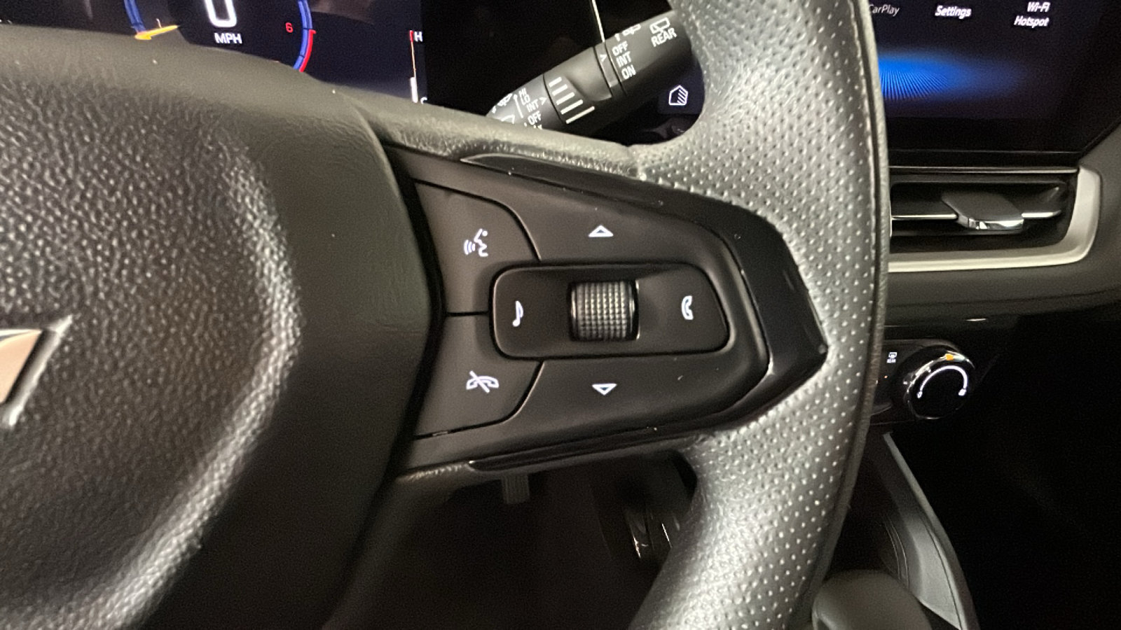 Used 2025 Chevrolet TrailBlazer LT AWD/4WD image 20