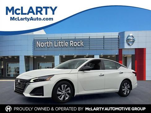 Certified 2025 Nissan Altima 2.5 S FWD image 1