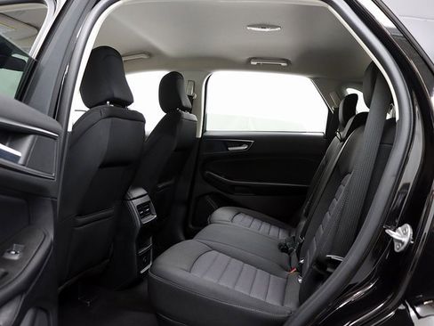 Used 2024 Ford Edge SE image 12