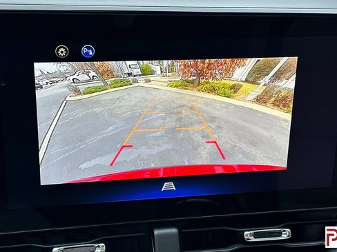 Used 2025 Chevrolet Equinox ACTIV w/ Convenience Package III image 23