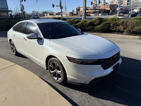 Used 2024 Honda Accord EX image 4