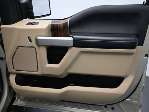 Used 2017 Ford F150 Lariat AWD/4WD image 32