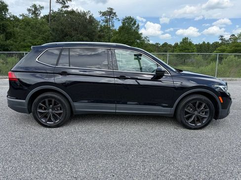 Certified 2022 Volkswagen Tiguan SE FWD image 8