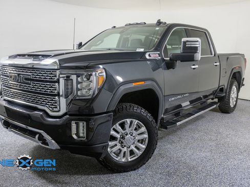Used 2020 GMC Sierra 2500 Denali w/ Denali Ultimate Package AWD/4WD image 3
