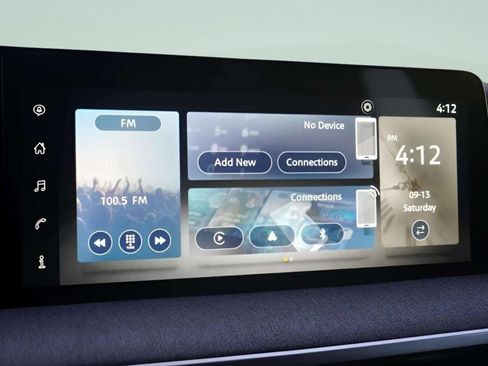 Used 2025 Nissan Kicks SV image 42