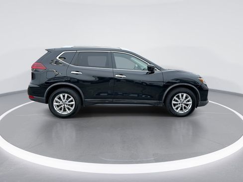 Used 2018 Nissan Rogue SV image 9