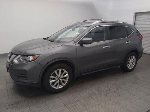 Used 2017 Nissan Rogue SV FWD image 2