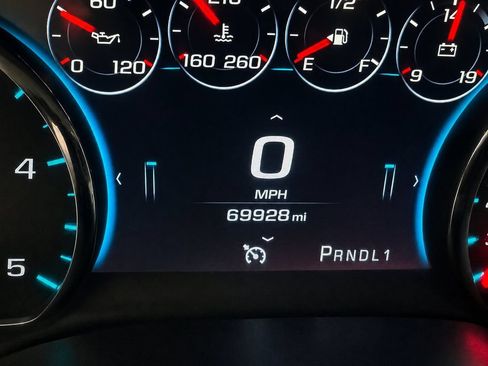 Used 2018 GMC Sierra 2500 Denali w/ Duramax Plus Package AWD/4WD image 11