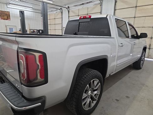 Used 2018 GMC Sierra 1500 SLT AWD/4WD image 13