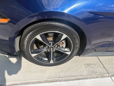 Used 2020 Ford Mustang Coupe RWD image 8
