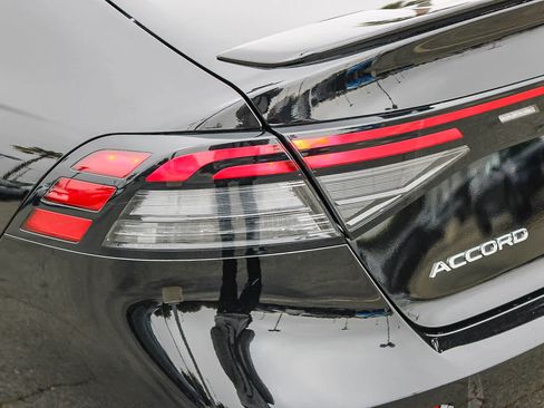 Used 2025 Honda Accord Sport image 9