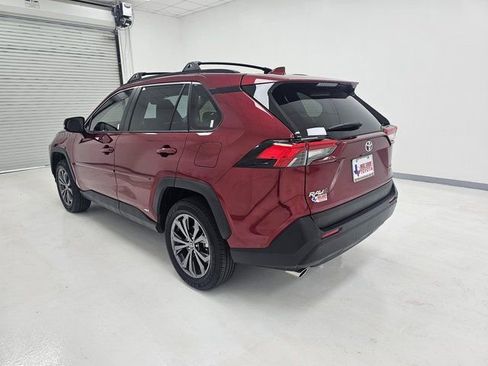 Used 2025 Toyota RAV4 XLE Premium image 38