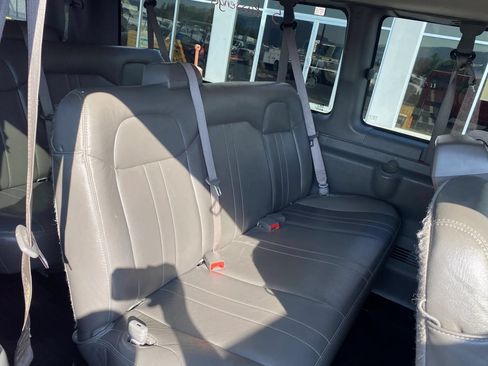Used 2017 Chevrolet Express 3500 LS RWD image 27