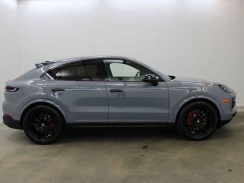 New 2025 Porsche Cayenne S image 8