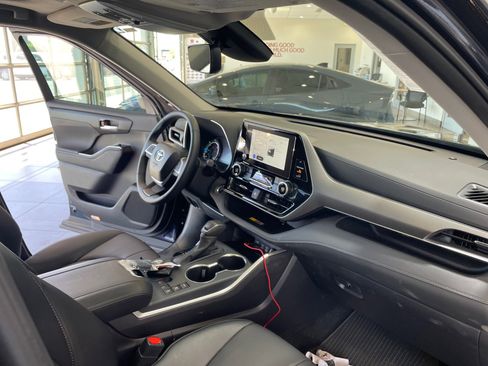 Used 2026 Toyota Highlander XLE AWD/4WD image 31