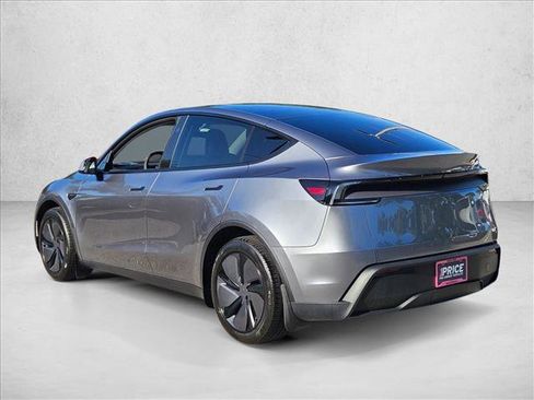 Used 2026 Tesla Model Y 2WD image 8