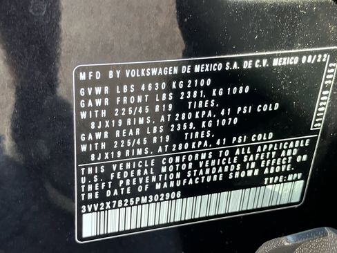 Used 2023 Volkswagen Taos SEL image 38