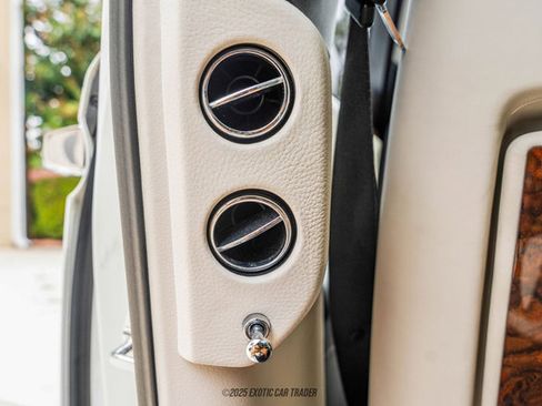 Used 2015 Rolls-Royce Ghost image 85