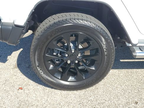 Used 2021 Jeep Wrangler Unlimited Sahara w/ Safety Group image 11