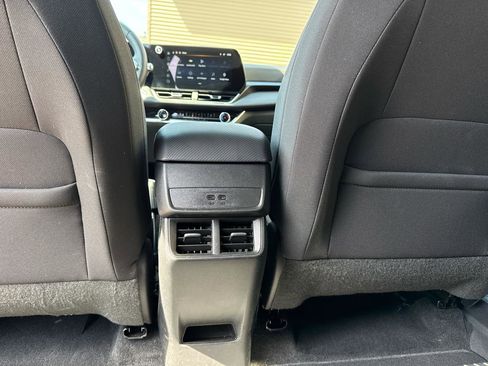 Used 2026 Chevrolet Equinox LT image 19