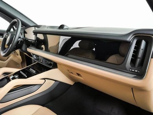 New 2026 Porsche Cayenne Coupe AWD/4WD image 26