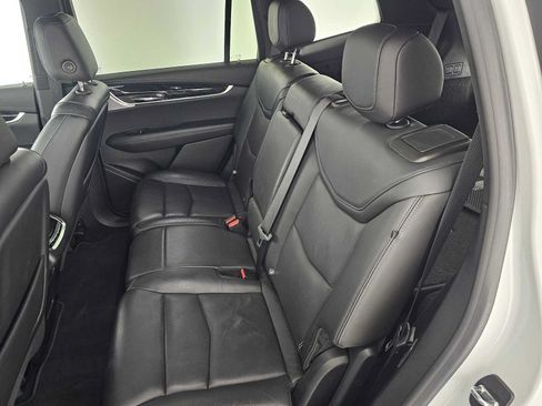 Used 2020 Cadillac XT6 Premium Luxury FWD image 19