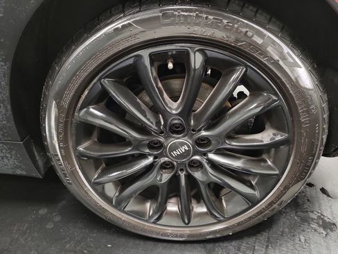 Used 2017 MINI Cooper Clubman S image 11