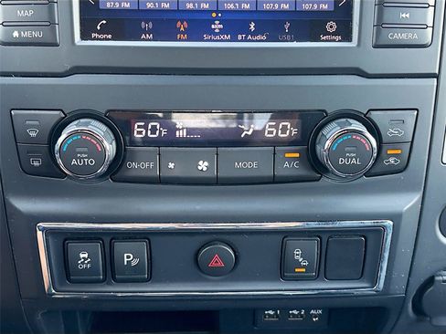 Used 2019 Nissan Titan SV w/ SV Convenience Package RWD image 15
