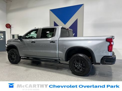 Used 2023 Chevrolet Silverado 1500 ZR2 w/ Technology Package AWD/4WD image 8