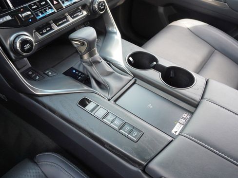 Used 2023 Lexus LX 600 4WD w/ Accessory Package (Z1) image 16