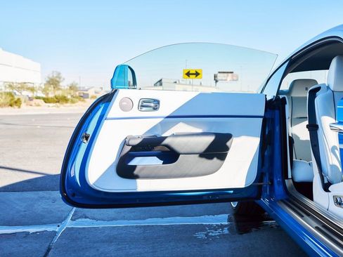 Used 2020 Rolls-Royce Wraith RWD image 23