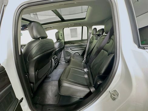 Used 2022 Jeep Grand Cherokee Limited 4xe w/ Luxury Tech Group II image 27