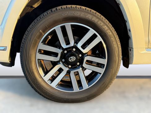 Used 2016 Toyota 4Runner Limited image 11