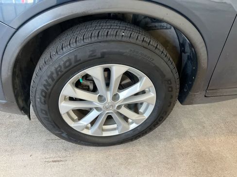 Used 2015 Nissan Rogue SV w/ SV Premium Package image 10