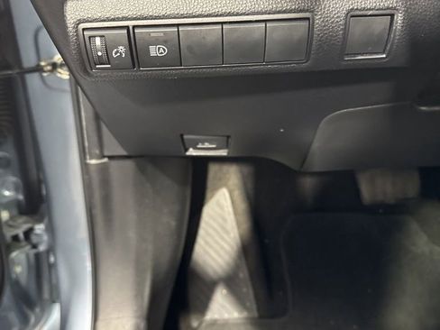 Used 2024 Toyota Corolla LE FWD image 32