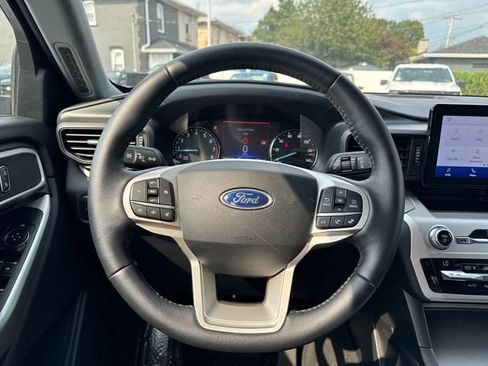 Used 2021 Ford Explorer XLT AWD/4WD image 15