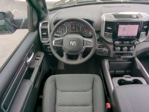 New 2026 RAM 1500 4x4 Crew Cab image 17
