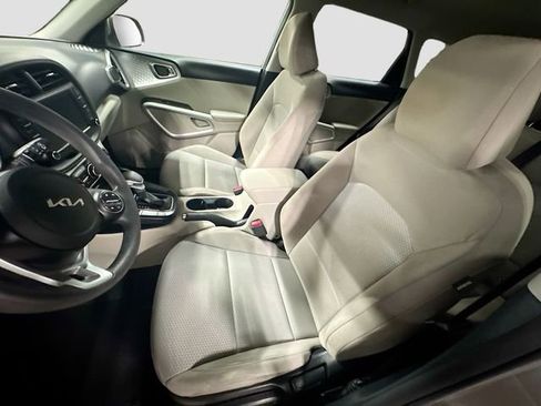 Used 2023 Kia Soul LX w/ LX Technology Package FWD image 20