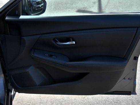 Used 2024 Nissan Sentra SV FWD image 36