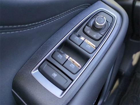 Certified 2025 Subaru Outback Limited image 29