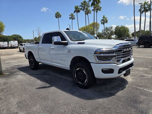Used 2026 RAM 2500 Laramie AWD/4WD image 2