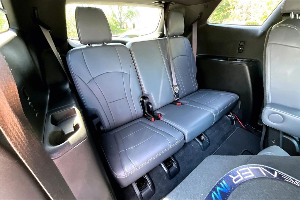 Used 2023 Buick Enclave Essence w/ Experience Buick Package FWD image 38