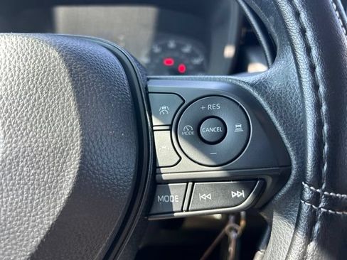 Used 2025 Toyota Corolla LE FWD image 14